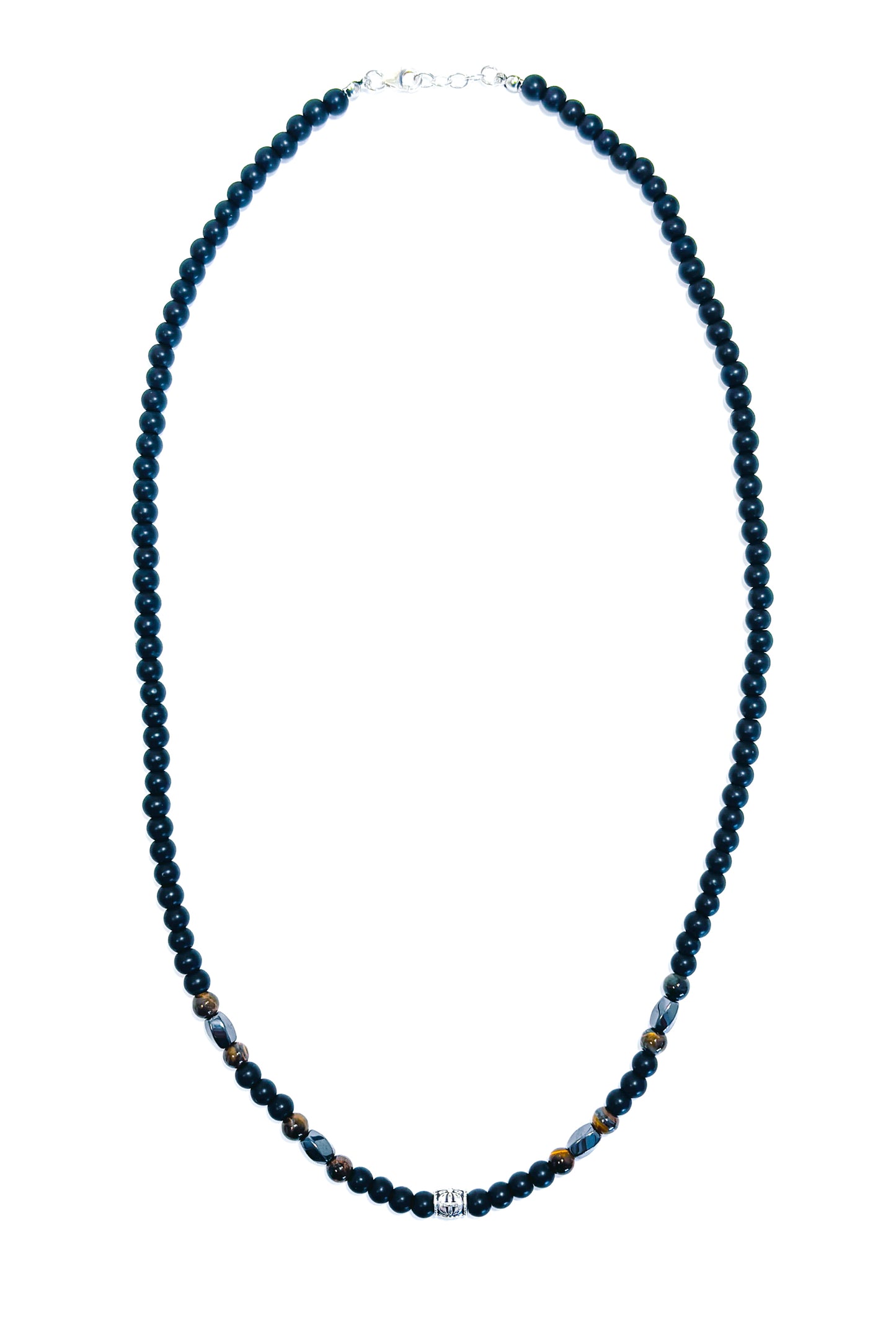 Beaded necklace with 925 silver clasps.
