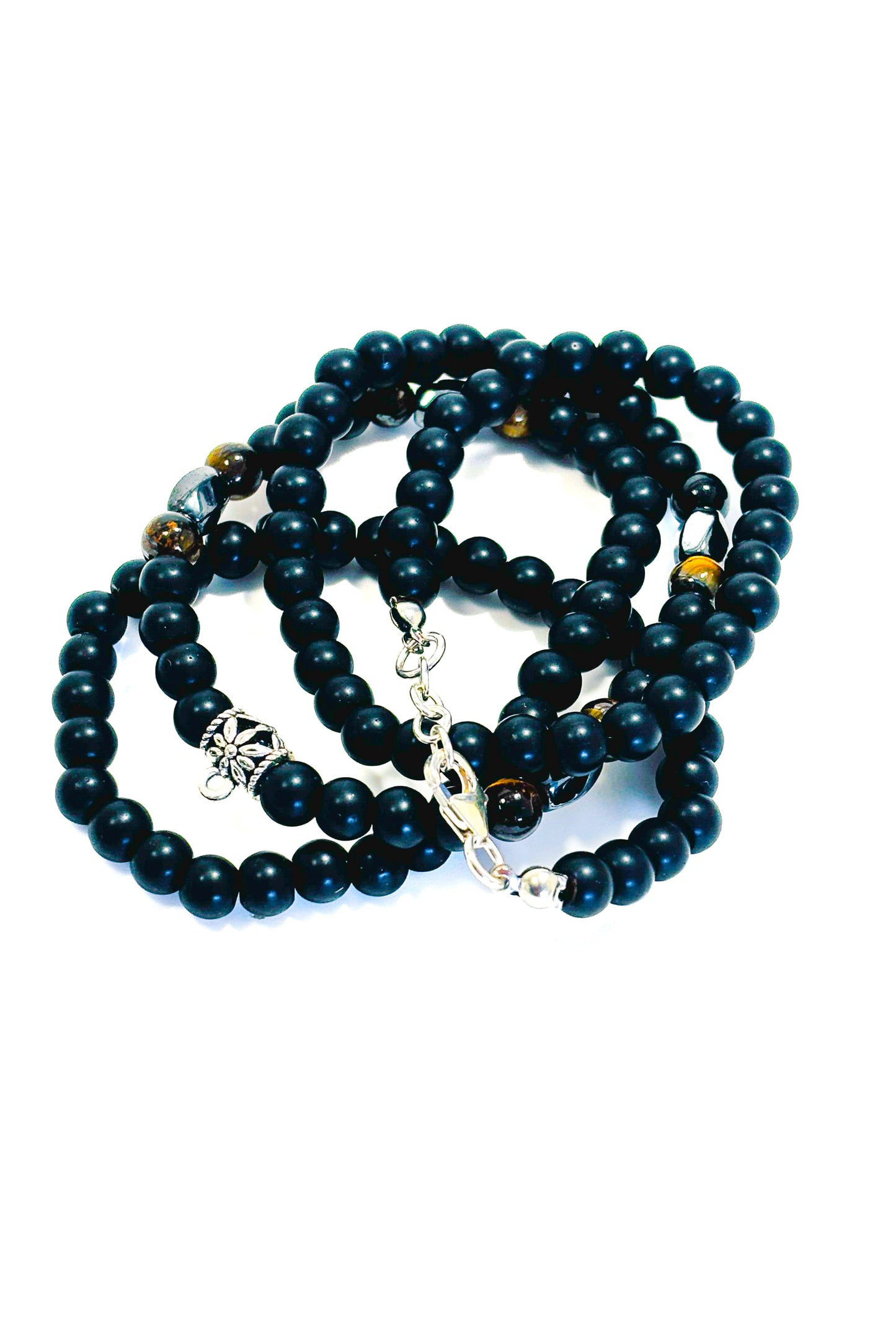 Beaded necklace with 925 silver clasps.