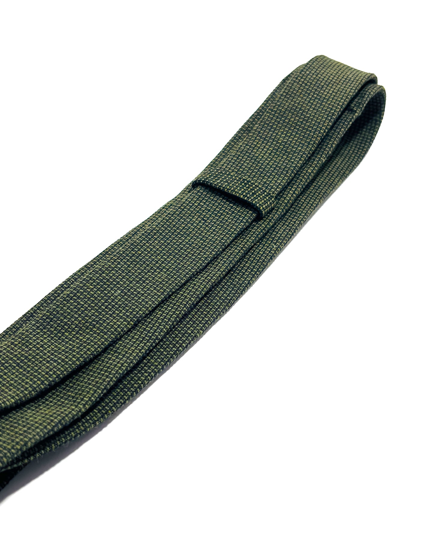 Slim 6cm moss green textured tie.