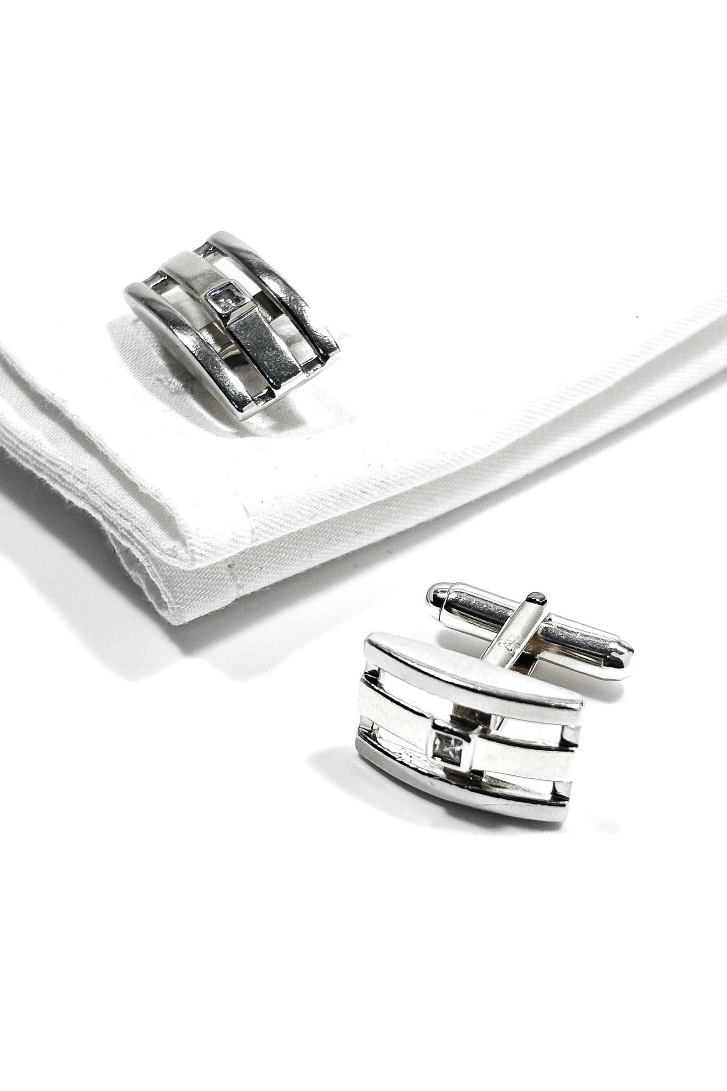 925 silver cubic zirconia cufflinks.