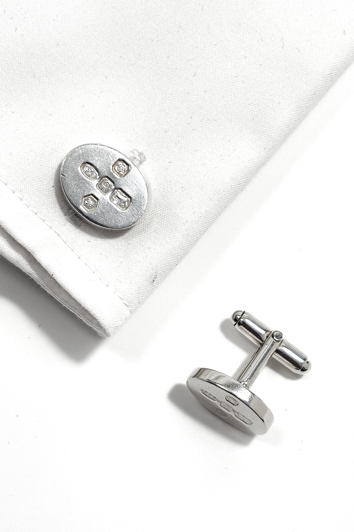 925 silver hallmarked design cufflinks.