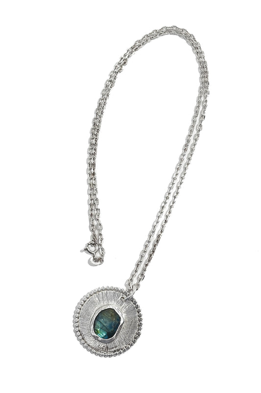 Labradorite bezel set 925 silver pendant.