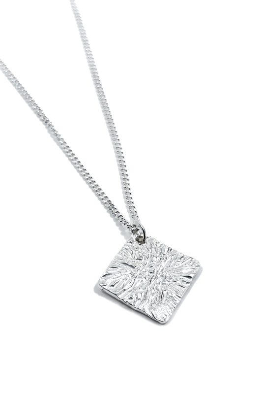 925 silver fracture design pendant.