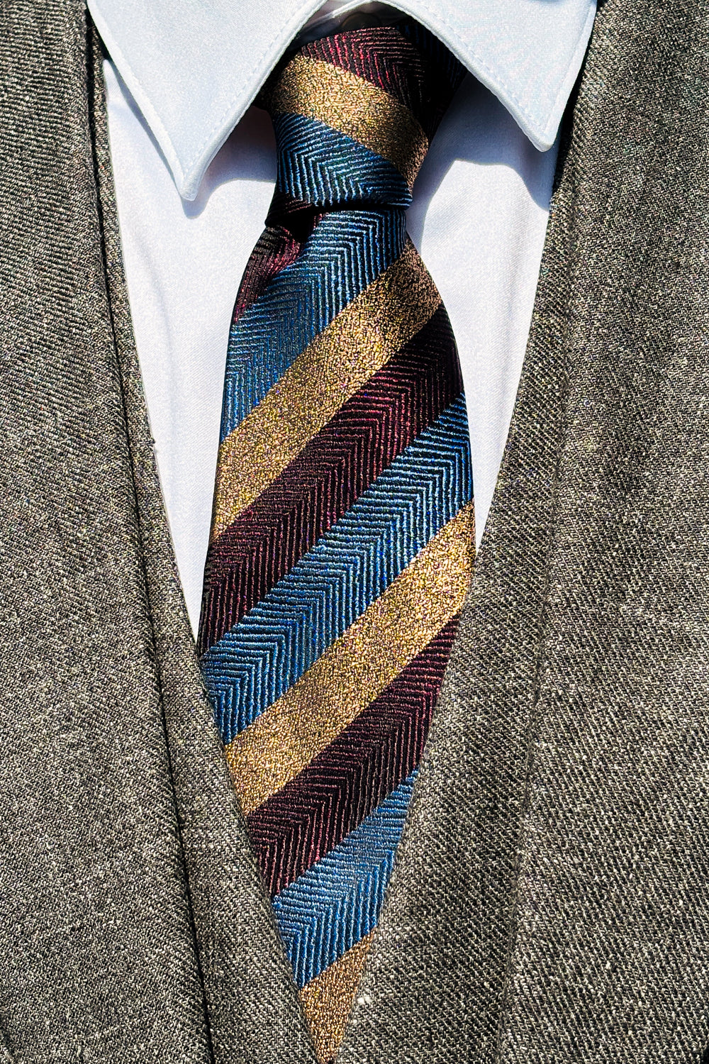Blue, maroon & gold striped 8cm tie.