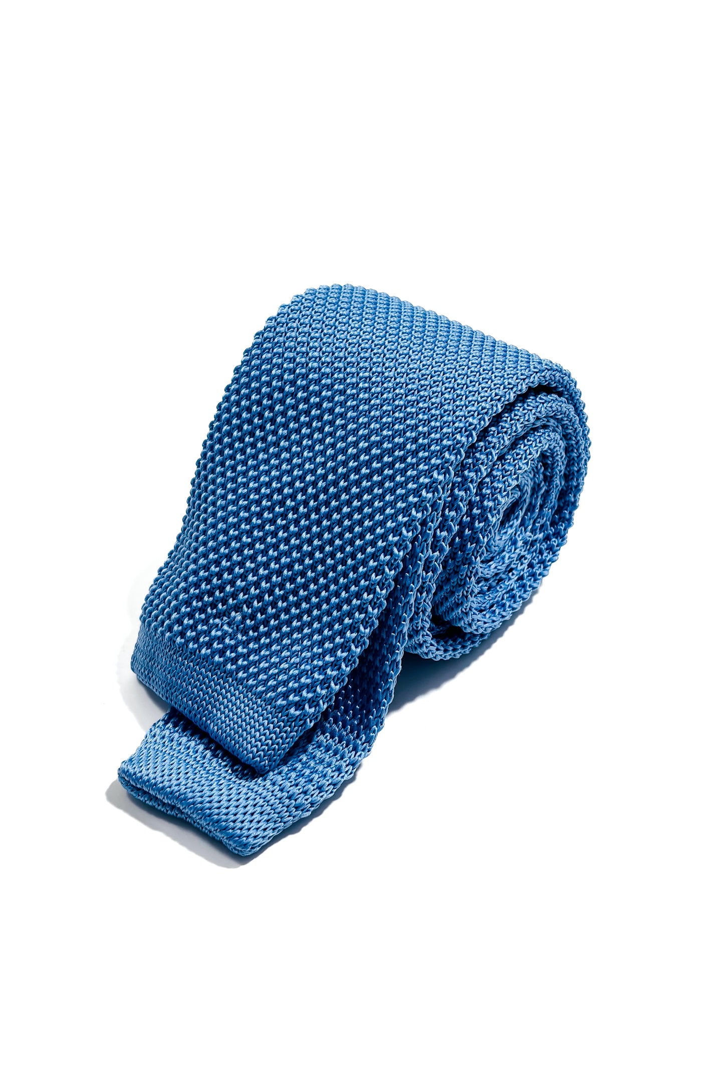 Light blue knitted 6cm tie.