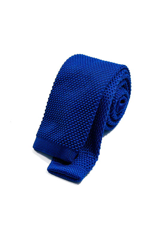 Navy blue knitted 6cm tie.