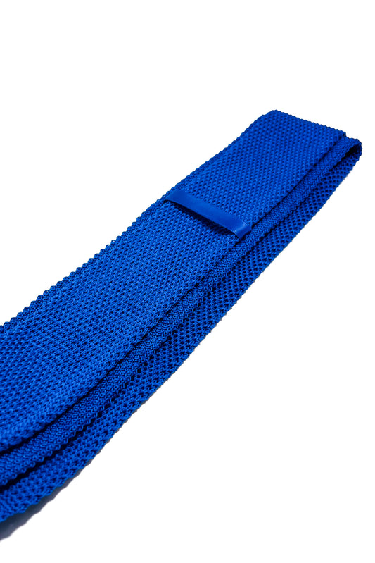 Navy blue knitted 6cm tie.