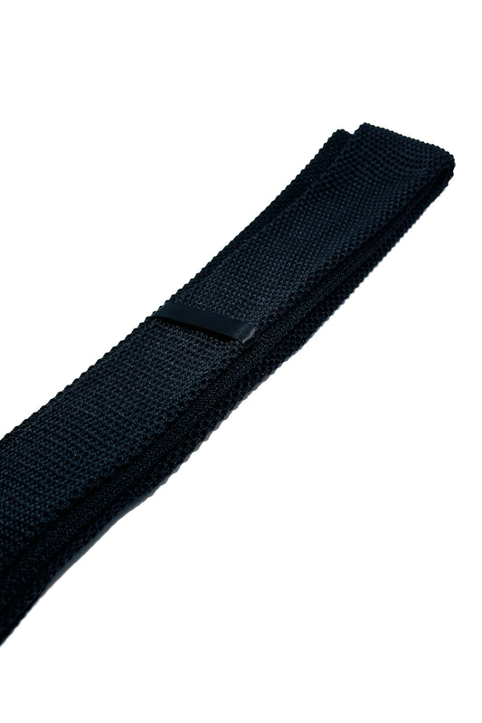 Black knitted 6cm tie.