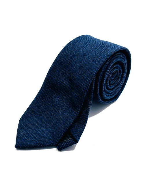 Slim 6cm navy blue textured tie.