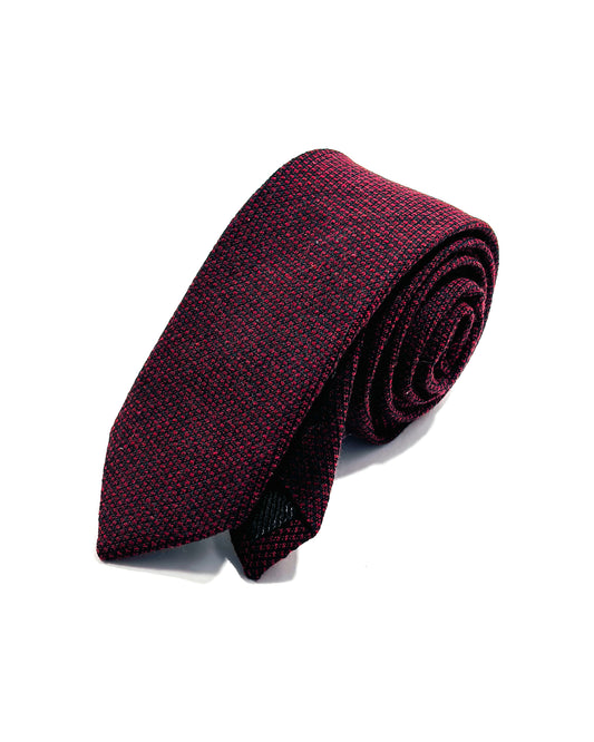 Slim 6cm maroon textured tie.