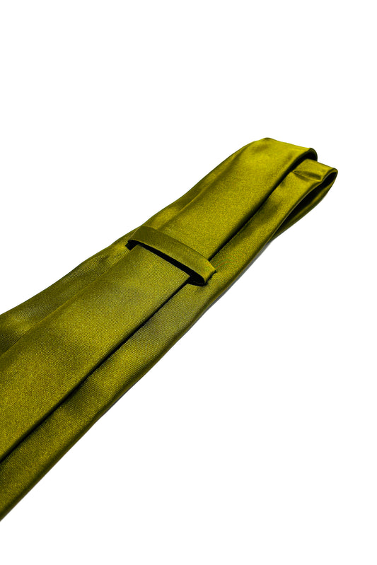 Olive green silk finish 8cm tie.