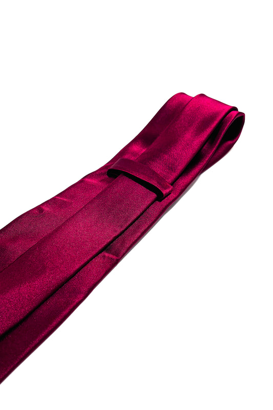Burgundy silk finish 8cm tie.