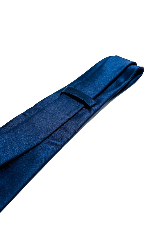 Navy blue silk finish 8cm tie.