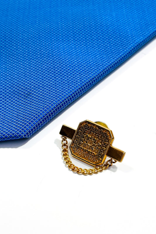 Gold plated 925 silver tie pin.