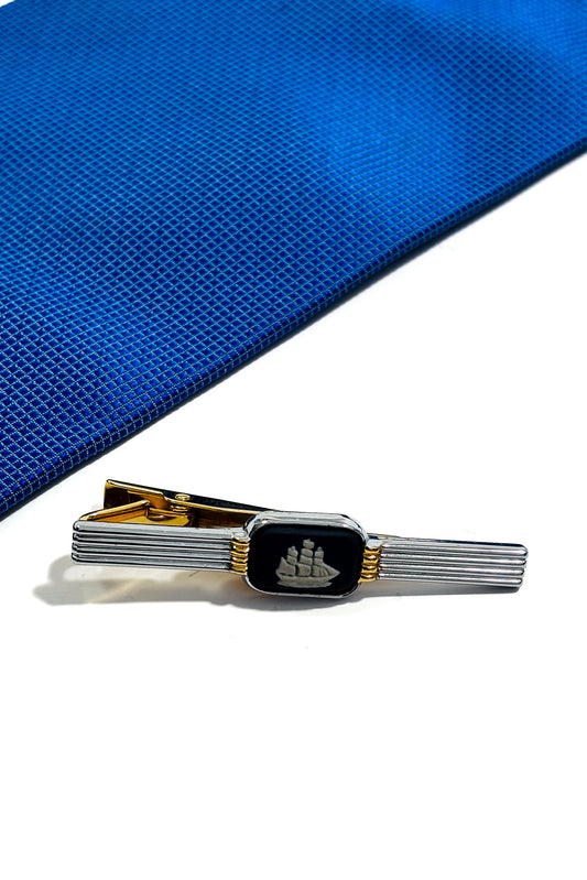 2 tone Wedgwood tie clip.