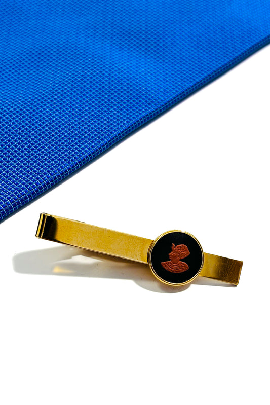 Gold plated wedgwood tie clip.
